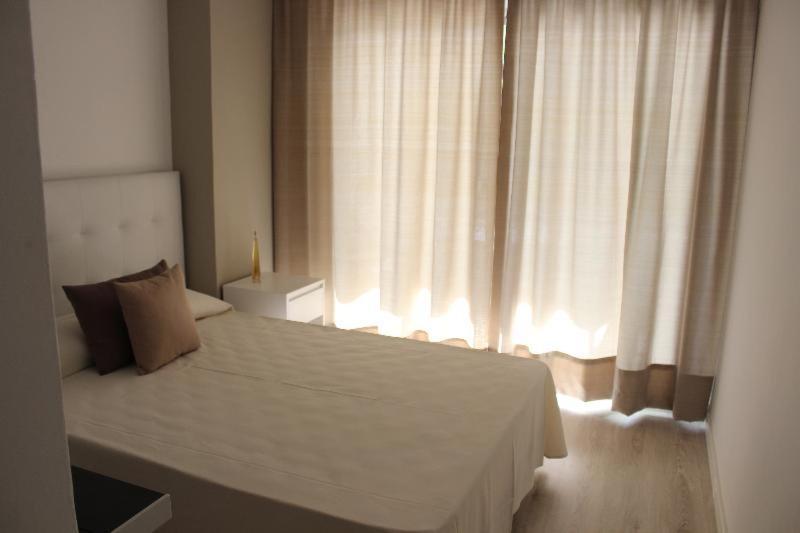 Flamingo Beach Resort - Adults Recommended Бенідорм Номер фото